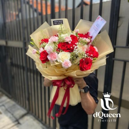 Dqueen Florist - Buket Bunga Tangan Wisuda Selamat dan Sukses